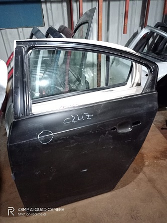 chevrolet cruze sol arka kapı sıfır orjinal 95987763